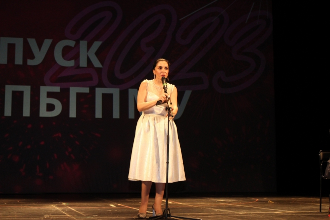 В Педиатрическом университете вручили дипломы выпускникам 61