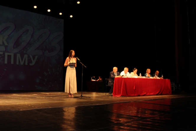 В Педиатрическом университете вручили дипломы выпускникам 83