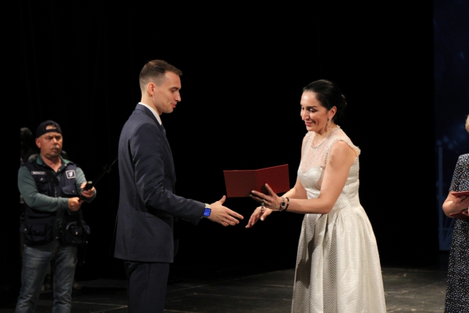 В Педиатрическом университете вручили дипломы выпускникам 98