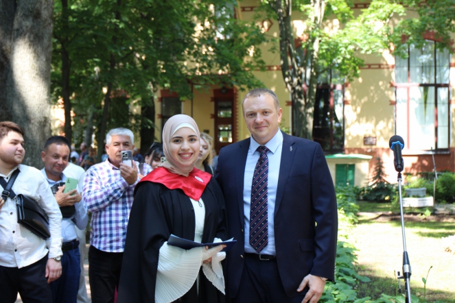 Иностранным выпускникам Педиатрического университета вручили дипломы о высшем образовании 20