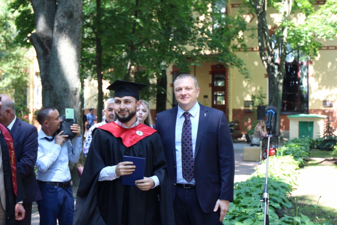 Иностранным выпускникам Педиатрического университета вручили дипломы о высшем образовании 25