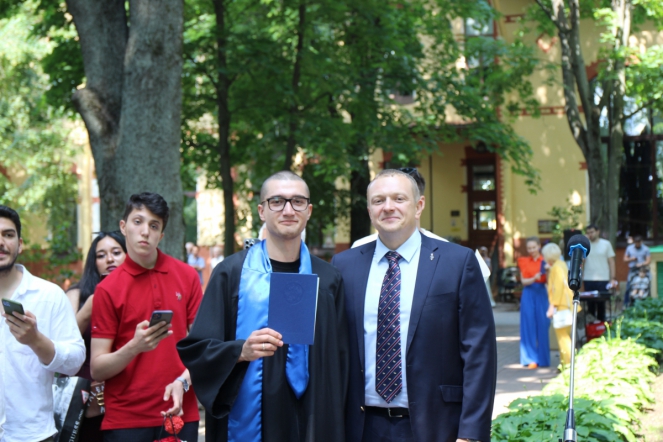 Иностранным выпускникам Педиатрического университета вручили дипломы о высшем образовании 66