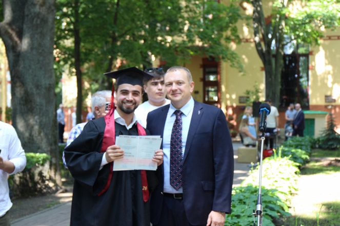 Иностранным выпускникам Педиатрического университета вручили дипломы о высшем образовании 72