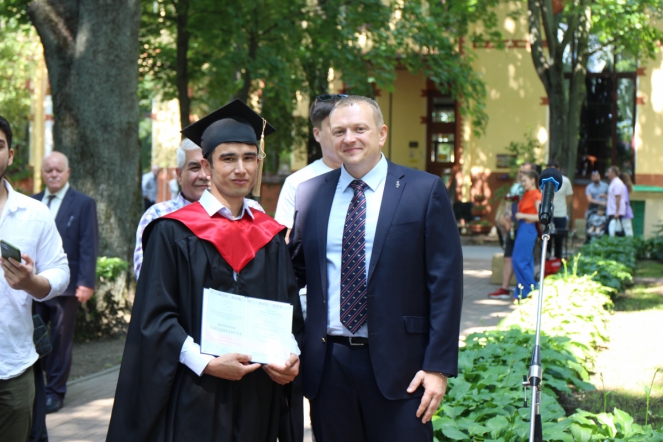 Иностранным выпускникам Педиатрического университета вручили дипломы о высшем образовании 73