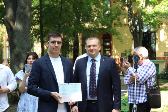 Иностранным выпускникам Педиатрического университета вручили дипломы о высшем образовании 76