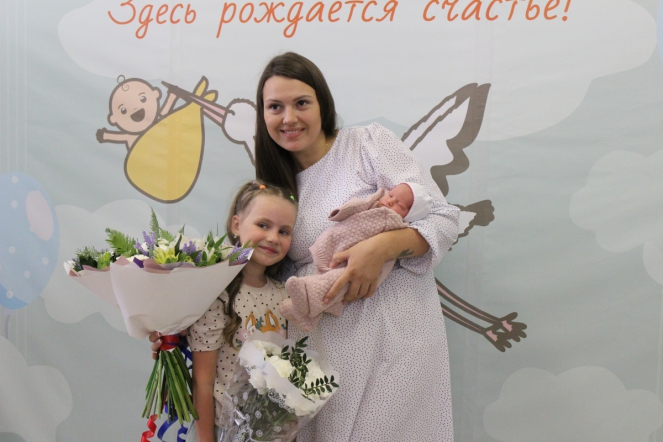 Накануне Дня семьи, любви и верности из Перинатального центра Педиатрического университета выписали тройняшек 2