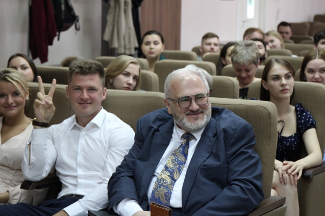 Ординаторы Педиатрического университета получили долгожданные дипломы 12