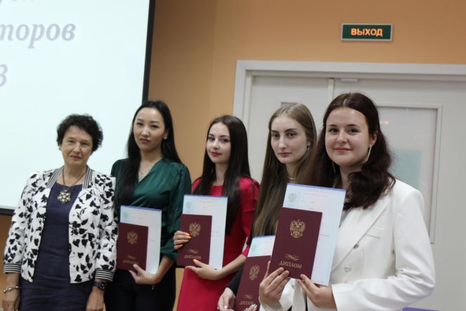 Ординаторы Педиатрического университета получили долгожданные дипломы