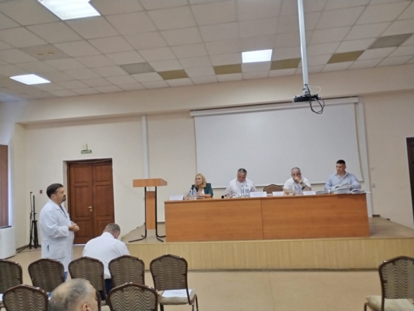 Ректор Педиатрического университета доложил министру здравоохранения о результатах оценки Омской области 5