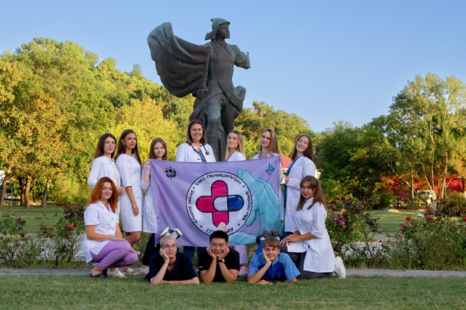 Студенческий отряд «Пенициллин» работает в «Орленке»