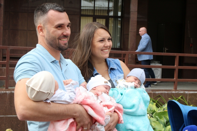 В Педиатрическом университете открыли скульптурную композицию «Ожидание новой жизни» 6