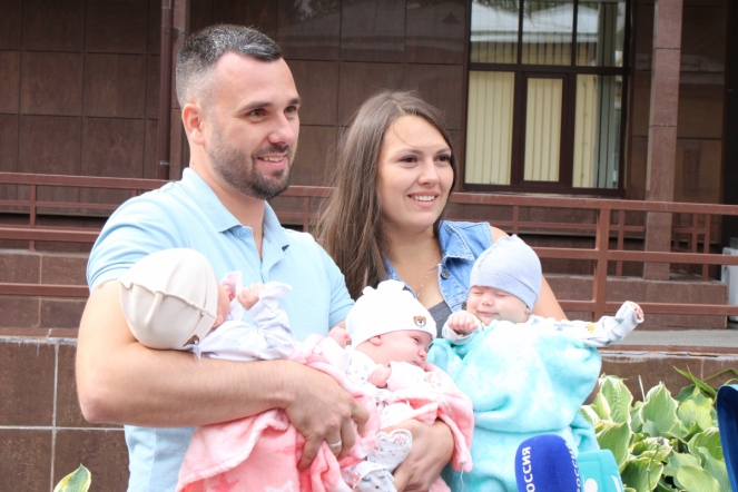 В Педиатрическом университете открыли скульптурную композицию «Ожидание новой жизни» 7