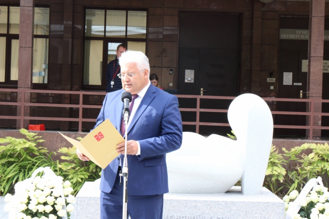 В Педиатрическом университете открыли скульптурную композицию «Ожидание новой жизни» 11