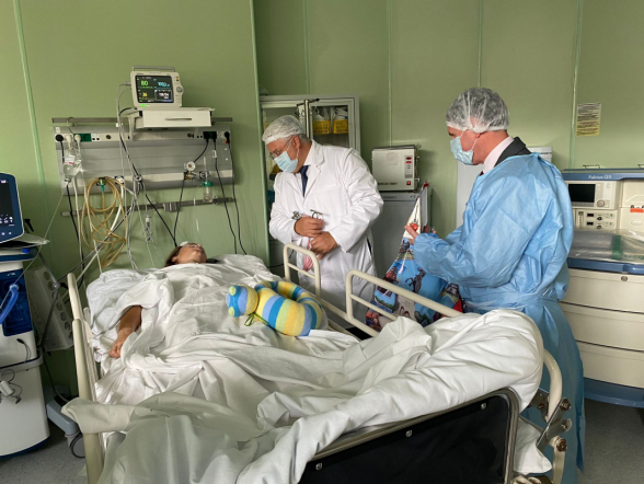 Врачи Педиатрического университета рассказали о состоянии девочки, пострадавшей в ДТП на трассе «Скандинавия»