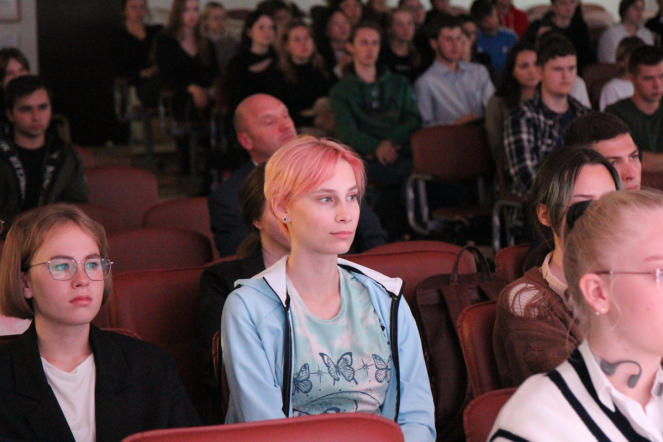 Студенты Педиатрического университета посетили спектакль, посвящённый Бесланской трагедии 14