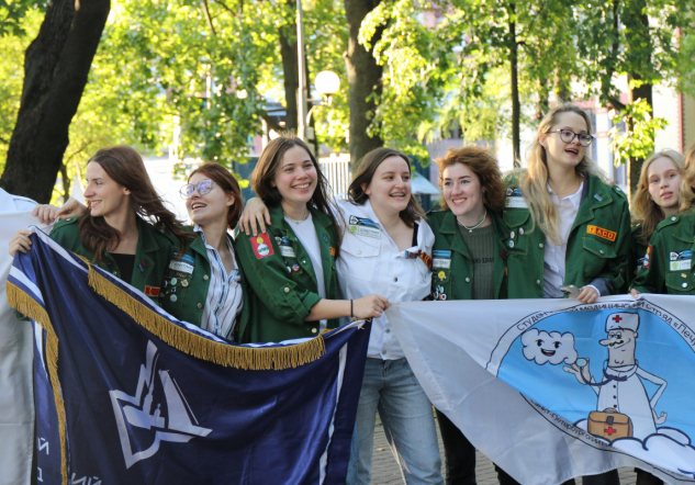 Это настоящая студенческая весна: в Педиатрическом университете наградили бойцов медицинских отрядов 1