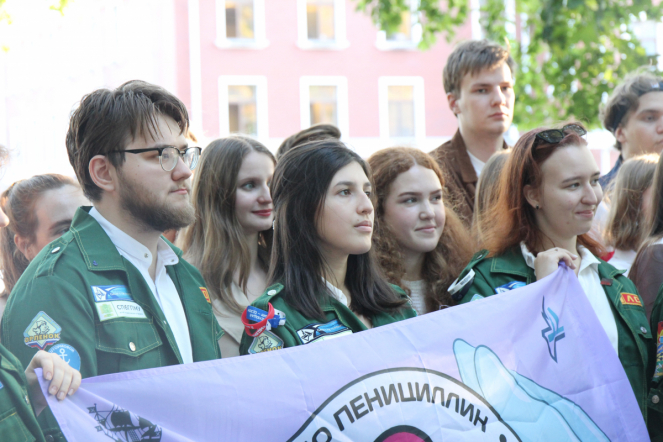 Это настоящая студенческая весна: в Педиатрическом университете наградили бойцов медицинских отрядов 11