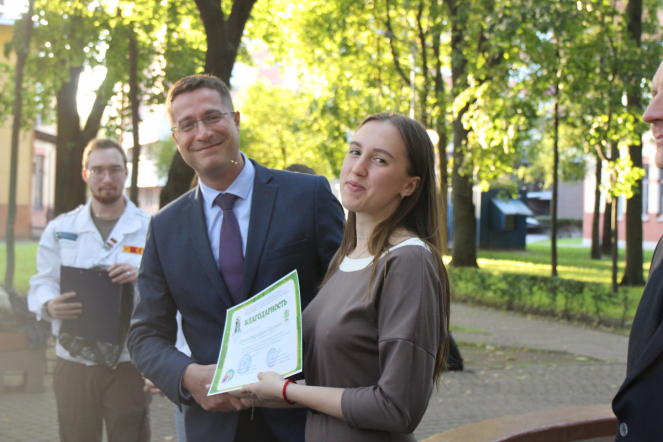 Это настоящая студенческая весна: в Педиатрическом университете наградили бойцов медицинских отрядов 17