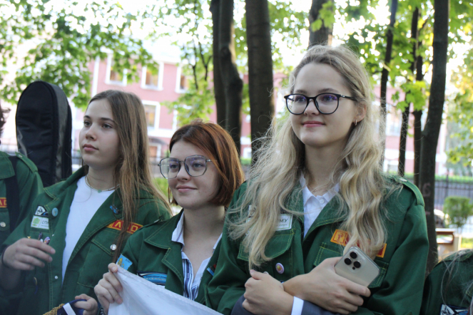 Это настоящая студенческая весна: в Педиатрическом университете наградили бойцов медицинских отрядов 28