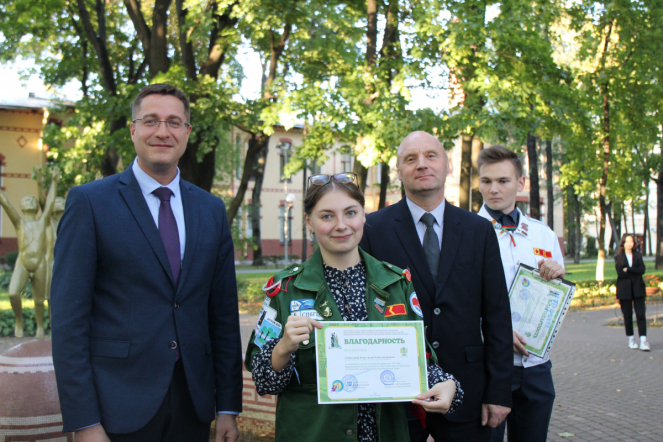 Это настоящая студенческая весна: в Педиатрическом университете наградили бойцов медицинских отрядов 34