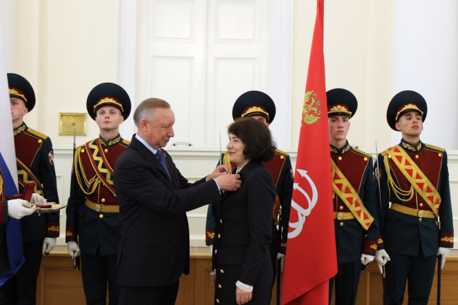 Губернатор отметил труд врачей Педиатрического университета 10