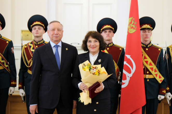 Губернатор отметил труд врачей Педиатрического университета 11