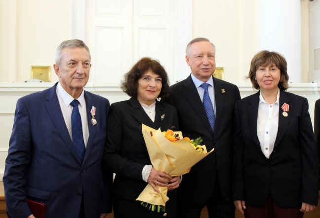 Губернатор отметил труд врачей Педиатрического университета