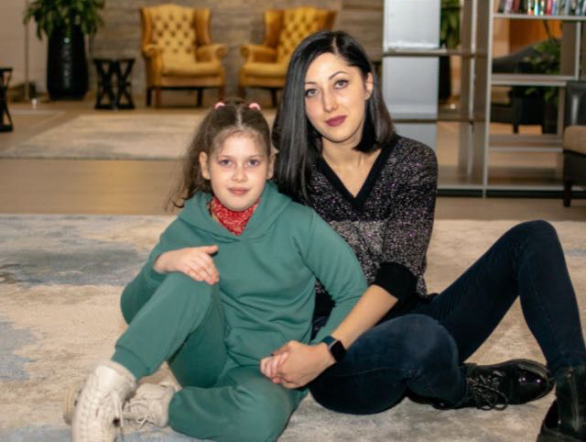 Победить рак и заново научиться дышать: Доминика Луговая вернётся домой без трахеостомы