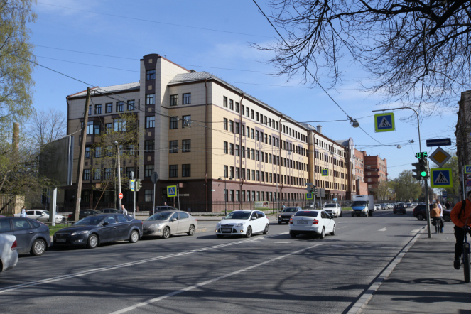 В Педиатрическом университете прооперировали подростка, который получил увечья при работе с болгаркой