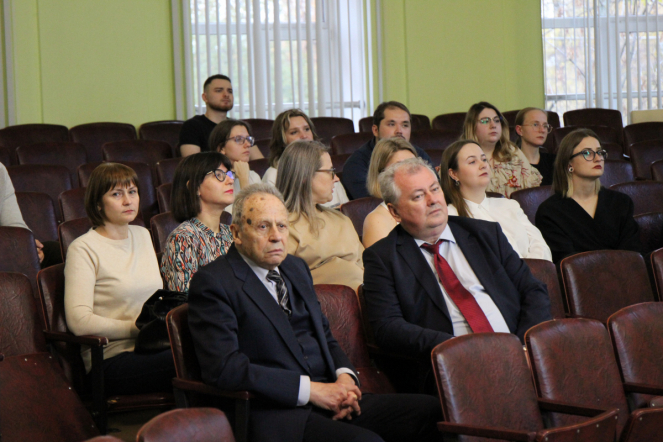 В Педиатрическом университете открыли мемориальную доску выдающемуся патологу Александру Цинзерлингу 23