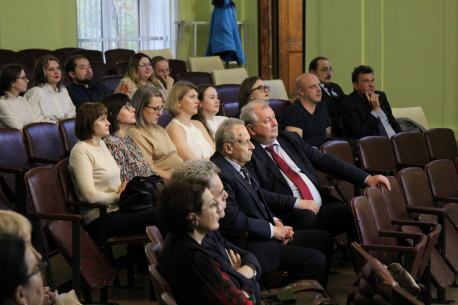 В Педиатрическом университете открыли мемориальную доску выдающемуся патологу Александру Цинзерлингу 25