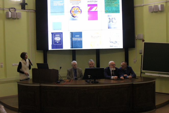 В Педиатрическом университете открыли мемориальную доску выдающемуся патологу Александру Цинзерлингу 26