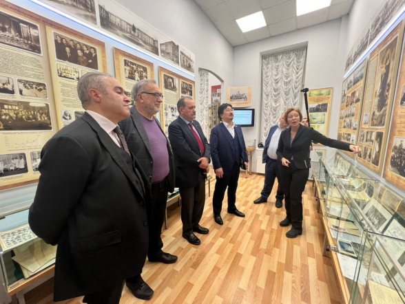 Врачи Педиатрического университета встретились с депутатом Государственной Думы Бадмой Башанкаевым 19