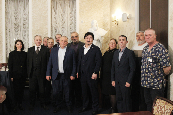 Врачи Педиатрического университета встретились с депутатом Государственной Думы Бадмой Башанкаевым 20