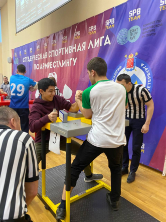 Студенты Педиатрического университета вошли в 10 лучших на соревнованиях по армрестлингу