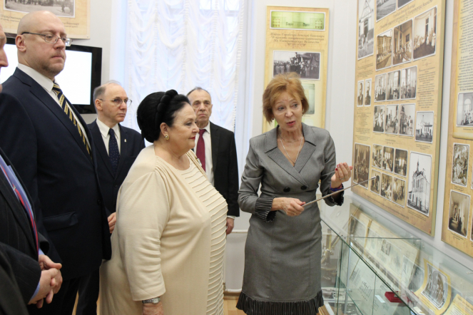 Глава Дома Романовых посетила Педиатрический университет 7