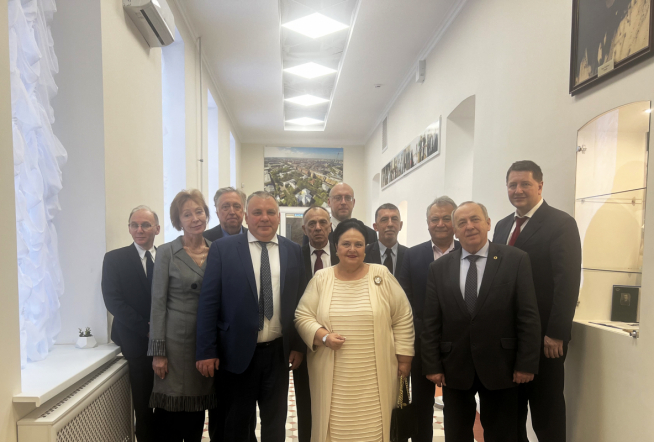 Глава Дома Романовых посетила Педиатрический университет 20