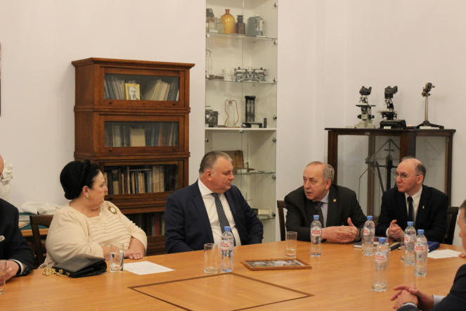 Глава Дома Романовых посетила Педиатрический университет 35