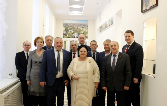 Глава Дома Романовых посетила Педиатрический университет 44