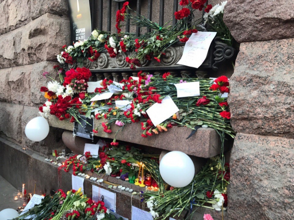 Студенты СПбГПМУ почтили память жертв теракта в метро Петербурга 2