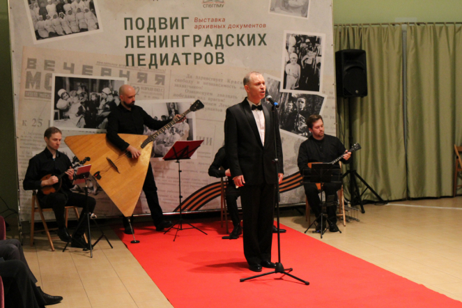 «Важнейшая веха в истории города»: в Санкт-Петербурге открыли выставку «Подвиг Ленинградских педиатров» 46