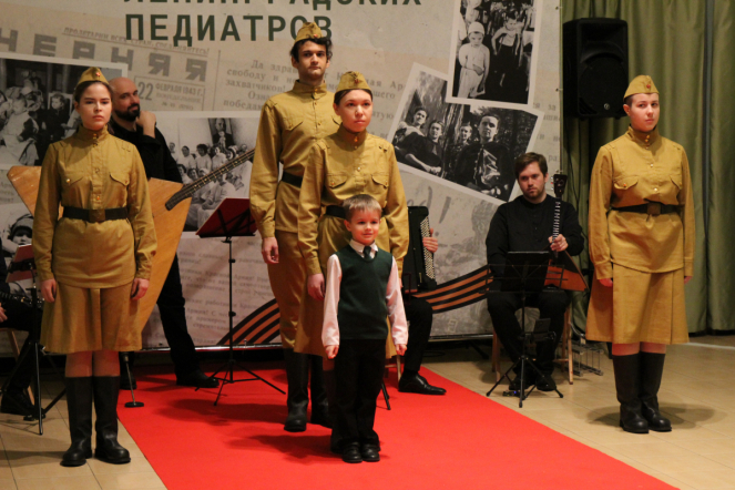 «Важнейшая веха в истории города»: в Санкт-Петербурге открыли выставку «Подвиг Ленинградских педиатров» 49