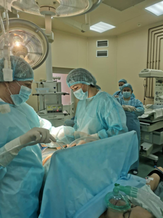 В ходе рабочей поездки в Кемерово, врачи Педиатрического университета выполнили операцию роженице с тяжёлой акушерской патологией 4