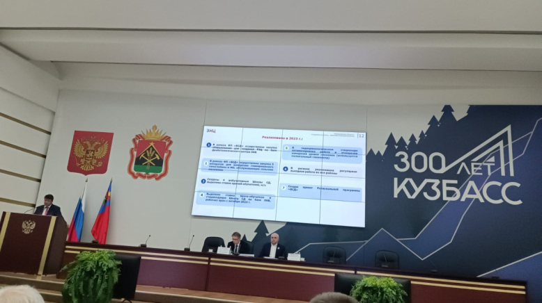 Ректор Педиатрического университета работает с министром здравоохранения России в Сибири 8