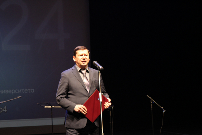 Педиатрический университет отметил Актовый день 16