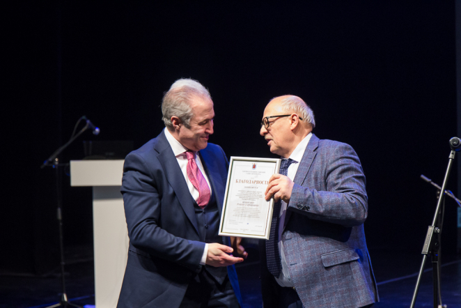 Педиатрический университет отметил Актовый день 33