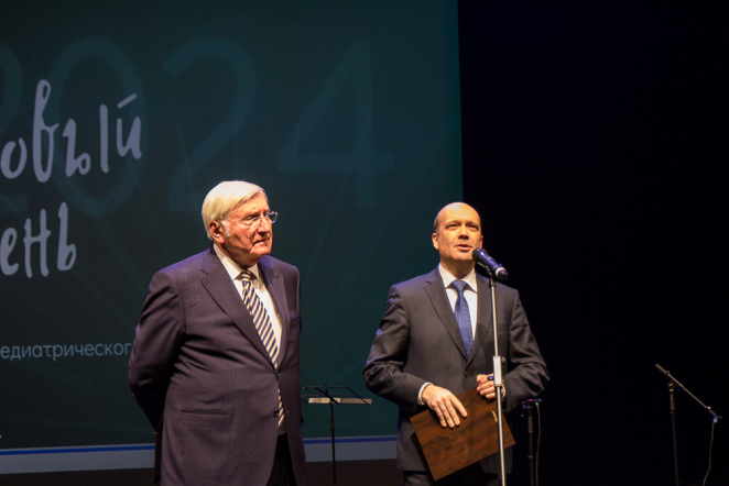 Педиатрический университет отметил Актовый день 39