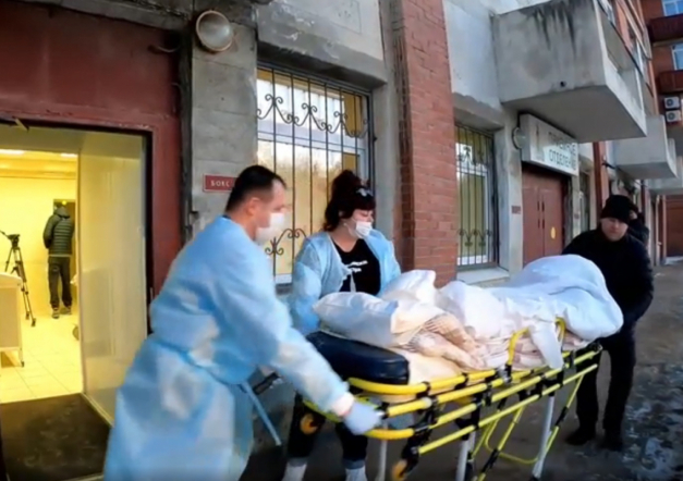 В клинику Педиатрического университета доставили 17-летнюю девочку, пострадавшую в ДТП в Псковской области