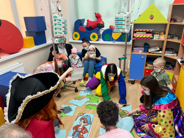 В Педиатрическом университете прошёл праздник для пациентов онкогематологического отделения 8