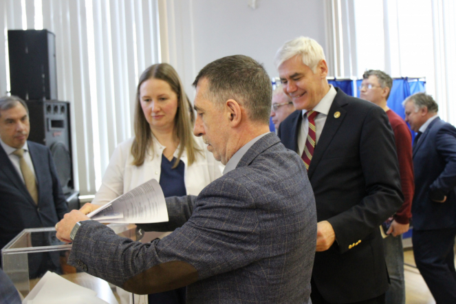 Ректором Педиатрического университета избрали Дмитрия Иванова 14